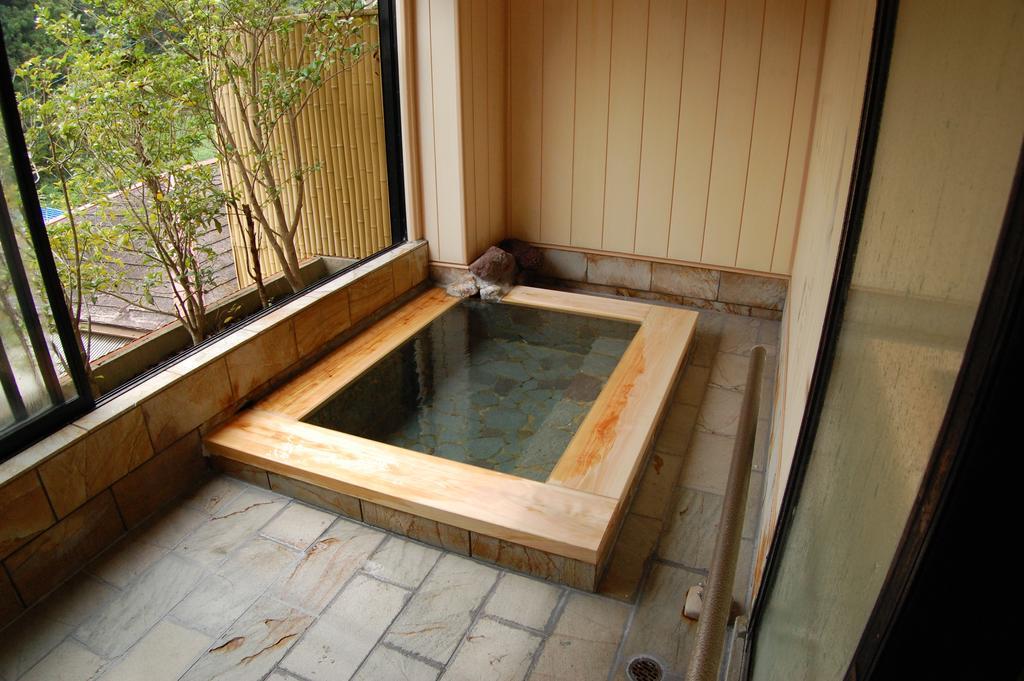 Sawatari Onsen Miyataya Ryokan Nakanojo Exterior photo